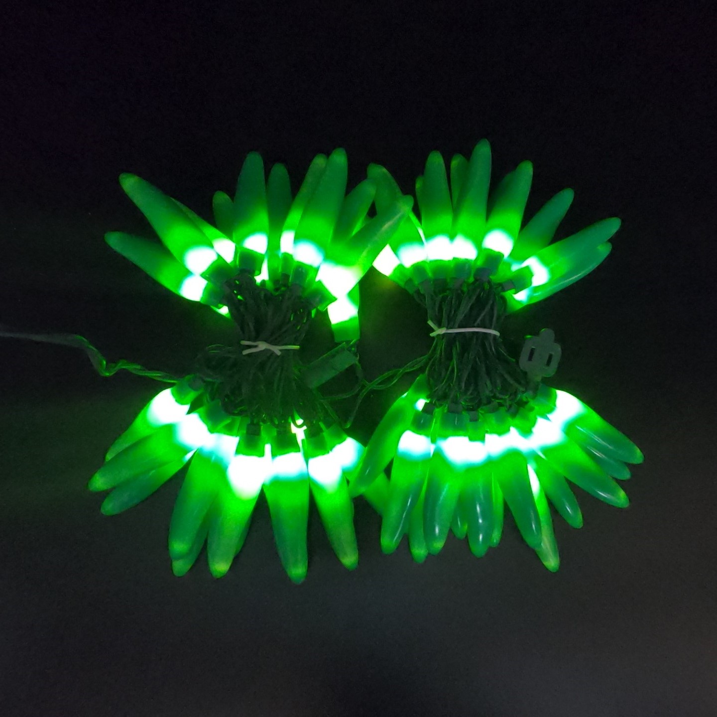 C17550 50 LED Wild Irish Chili Pepper Lights bunched light by RC Company LLC